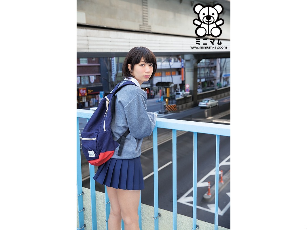 mum00327_「自分との戦い」声を掛けるか迷う。ドストライクな制服女子。新人 まなかかな